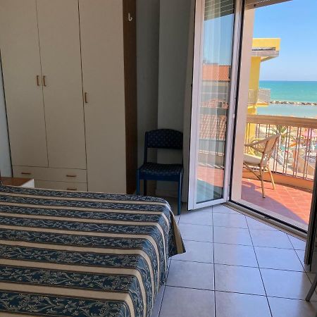 Hotel Acapulco Viserbella di Rimini Exteriör bild