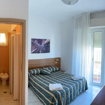 Hotel Acapulco Viserbella di Rimini Exteriör bild