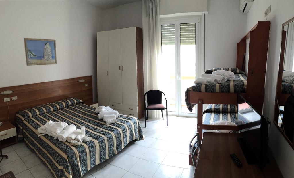 Hotel Acapulco Viserbella di Rimini Exteriör bild