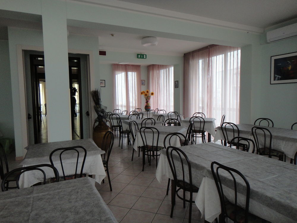 Hotel Acapulco Viserbella di Rimini Exteriör bild