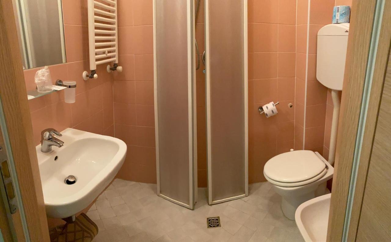 Hotel Acapulco Viserbella di Rimini Exteriör bild