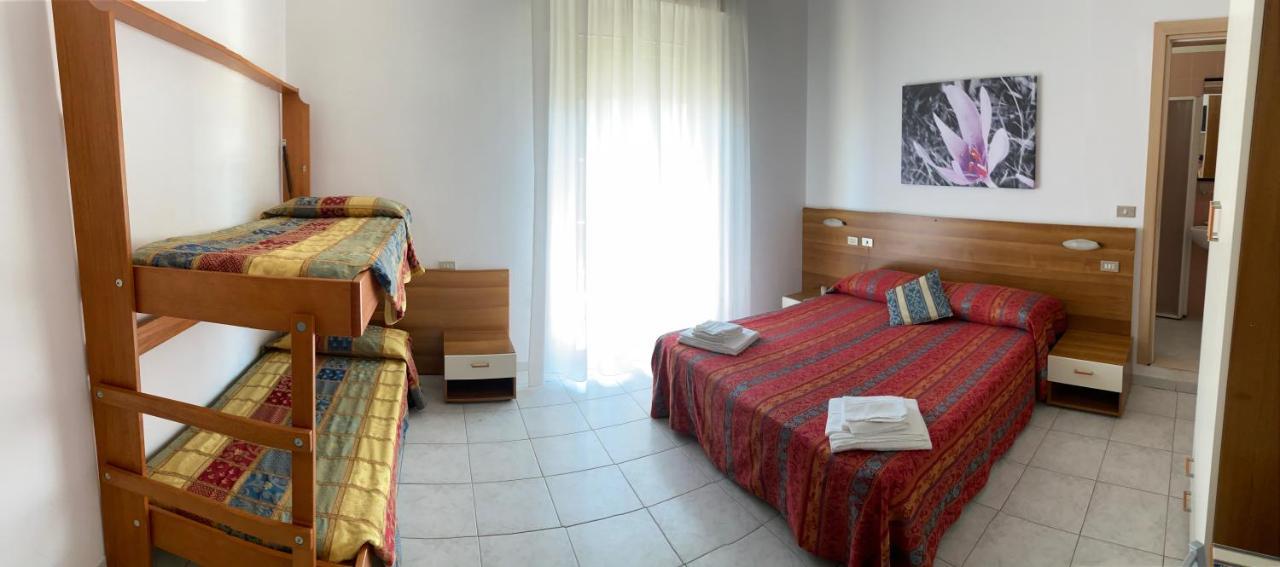Hotel Acapulco Viserbella di Rimini Exteriör bild